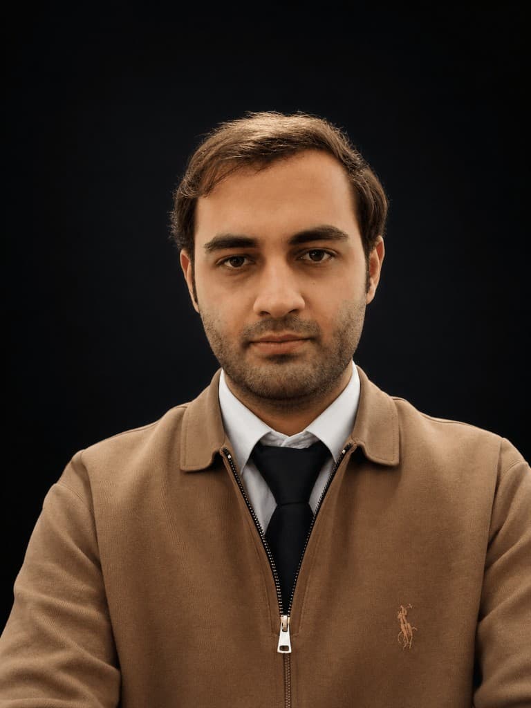 Portrait of Kasra Kasaian